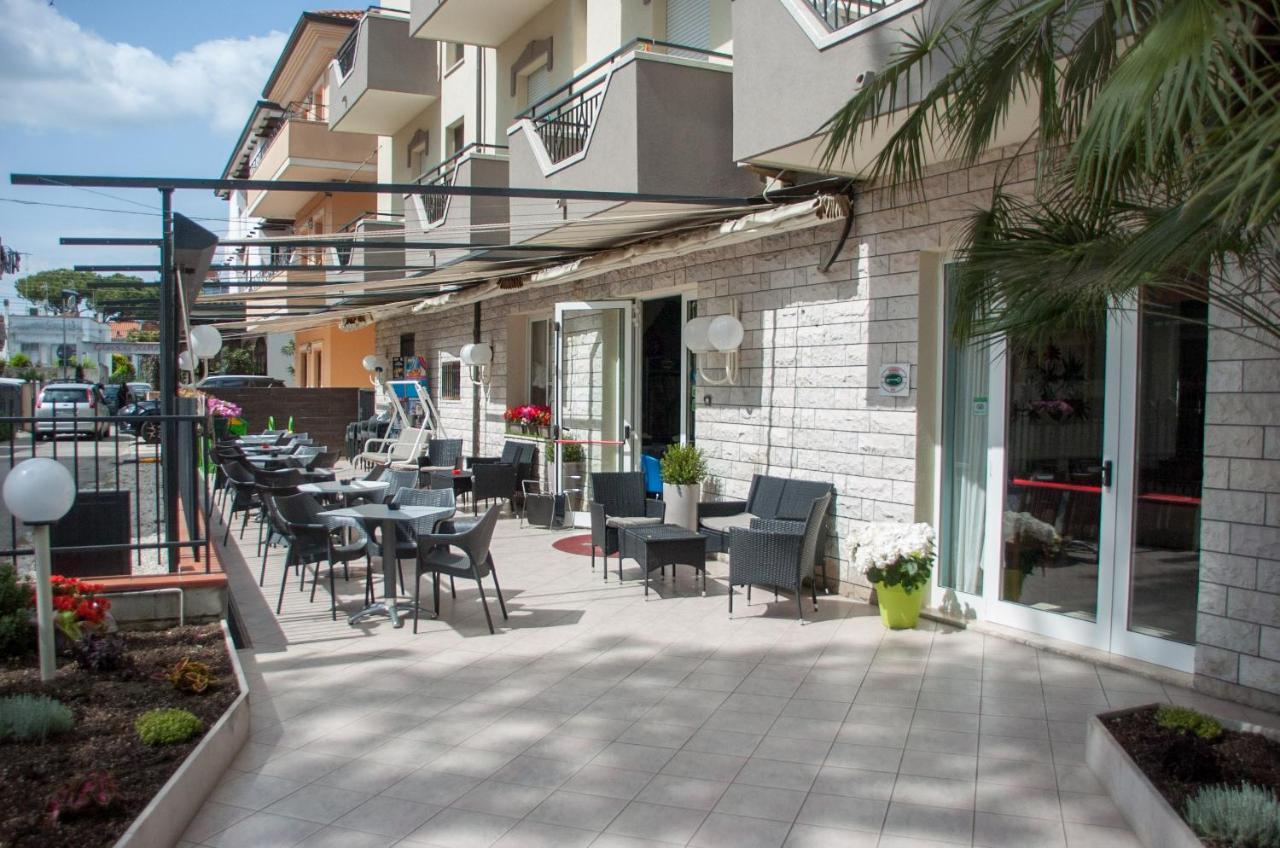 Albergo Villa Miraggio Rimini Exterior foto