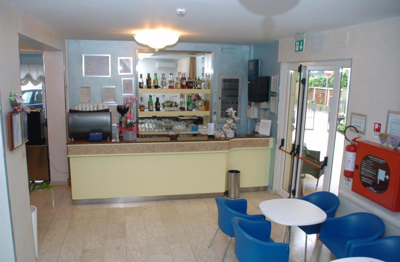 Albergo Villa Miraggio Rimini Exterior foto